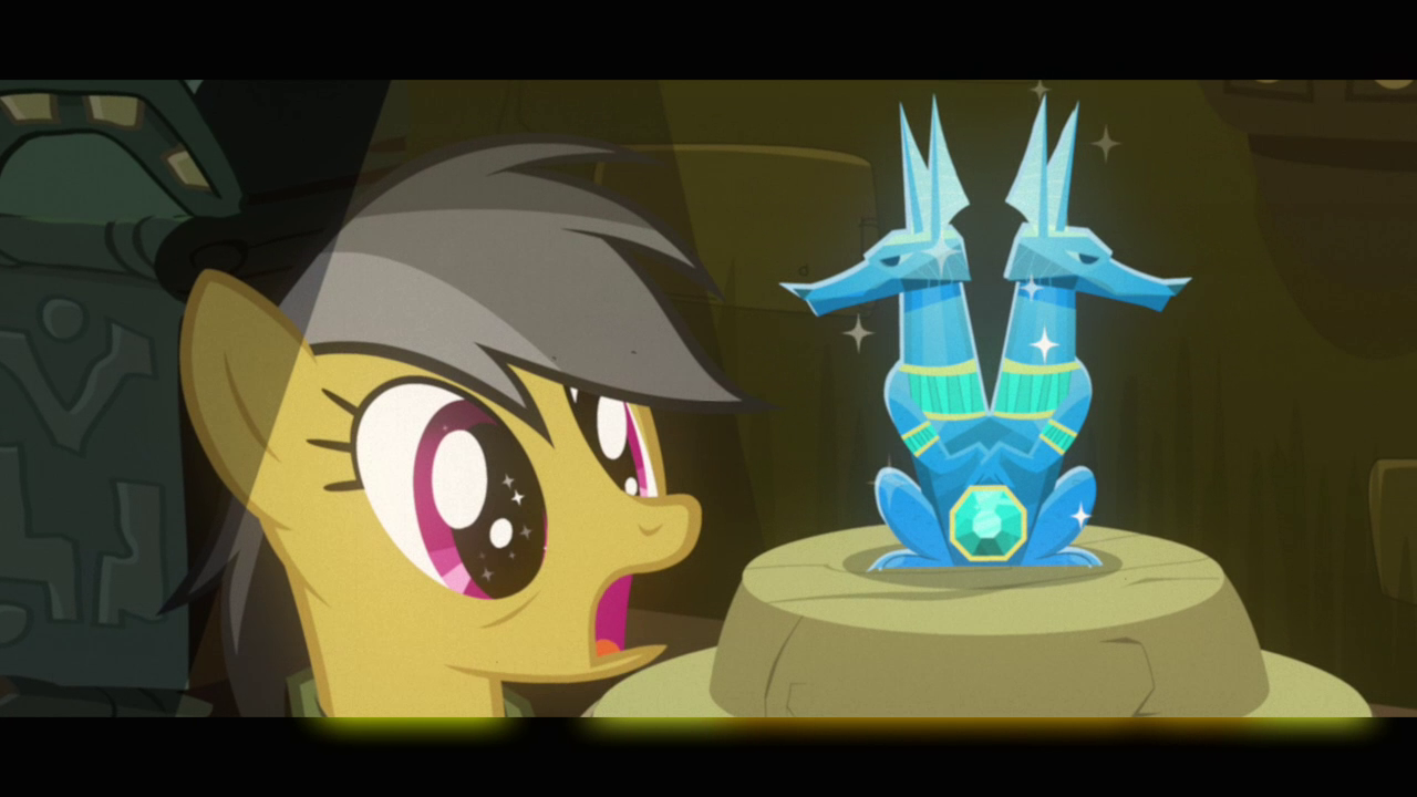 Daring_Do_sees_the_idol_S2E16