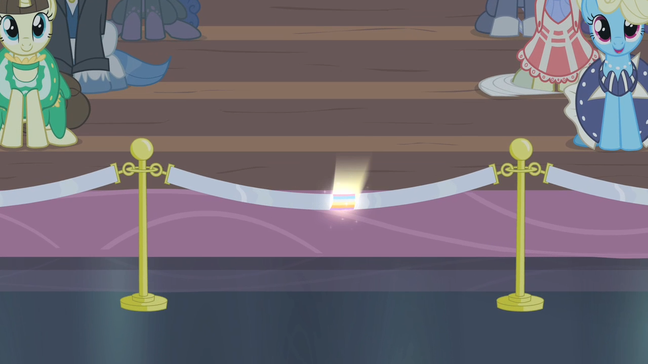 Rainbow_glow_on_a_rope_S4E08