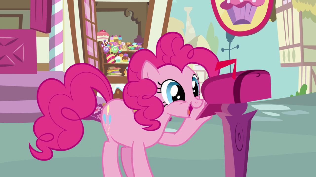 pinkie_pie_looks_inside_the_maibox_2_s3e07